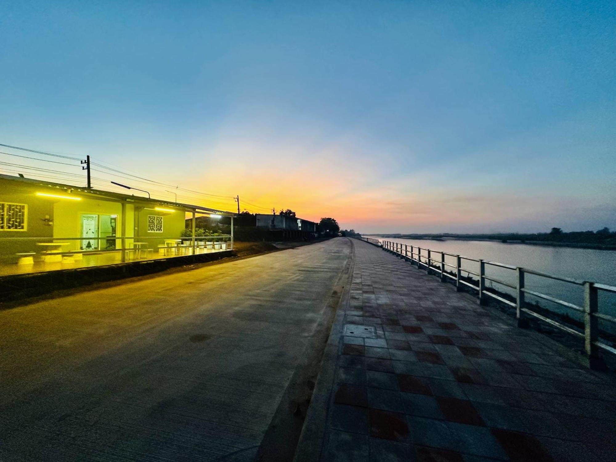 นกฮูกเฮ้าส์ บ้านพักริมโขง Nong Khai Dış mekan fotoğraf
